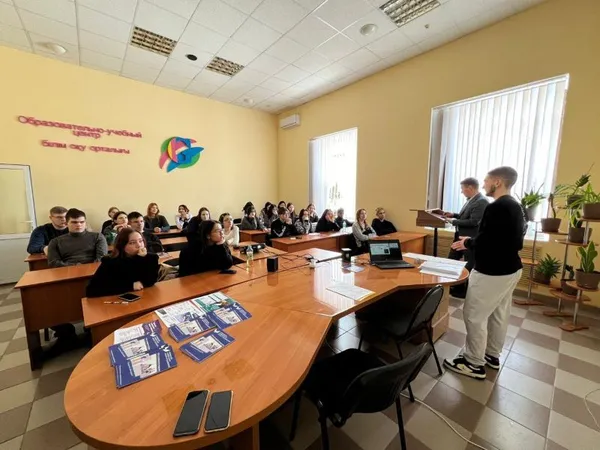 Представители УУНиТ встретились с выпускниками школ Казахстана