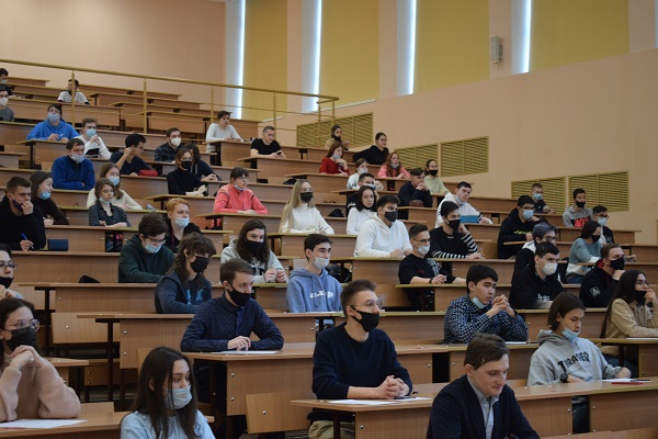 Студенты УГАТУ – участники Всероссийского диктанта по английскому языку