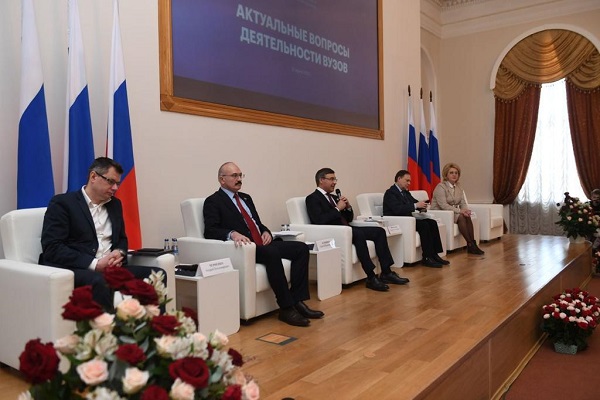 В Минобрнауки России проходит встреча главы ведомства Валерия Фалькова с ректорами вузов