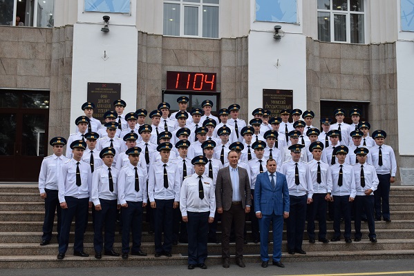Ректор УГАТУ поздравил молодых лейтенантов с окончанием университета