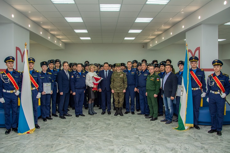 Курсантам Военного учебного центра вручили награды в честь Дня Героев Отечества