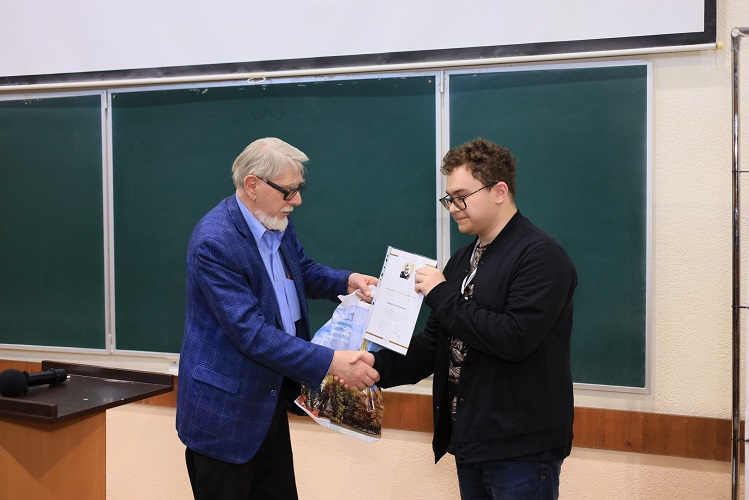 Молодые ученые УУНиТ – победители Менделеевского конкурса