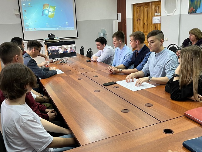 Девять студентов УУНиТ стали стипендиатами депутата Госдумы РФ