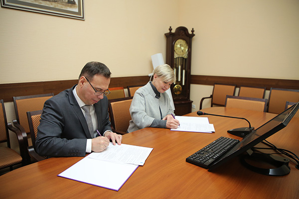 Уфимский университет и уфимский лицей №155 подписали договор о сотрудничестве