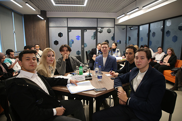 В Уфимском университете прошло пленарное заседание II Международного форума «Молодежное предпринимательство»