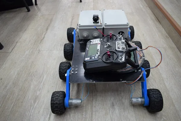 Робот-металлоискатель, дельтоид и экзопланеты: инженеры будущего встретились в УУНиТ
