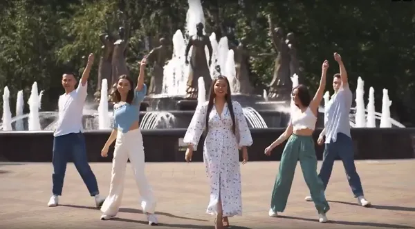 Студенты Уфимского университета снялись в клипе-подарке Уфе певицы Гузель Уразовой