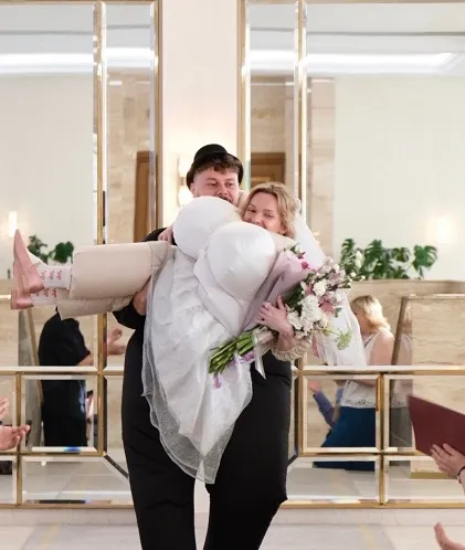 Выпускнице УУНиТ сделали предложение руки и сердца на общероссийском телеканале ТНТ