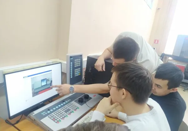 В УУНиТ бойцы РСО готовятся получить квалификацию оператора станков с ПУ