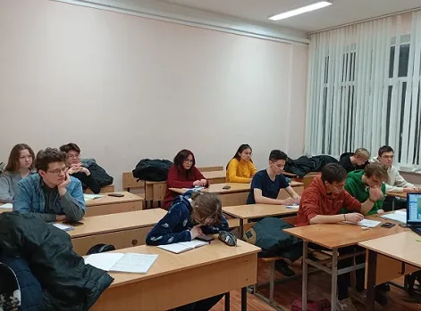 На занятиях Математического клуба УУНиТ студенты говорят на математическом языке
