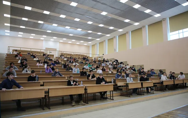 Около 300 школьников приняли участие в олимпиаде «Физтех» на площадке Уфимского университета