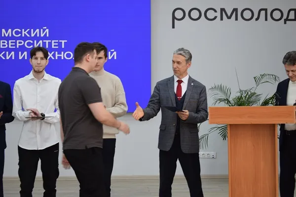 5,5 замечательных студенческих лет:  в УУНиТ состоялся зимний выпуск инженеров