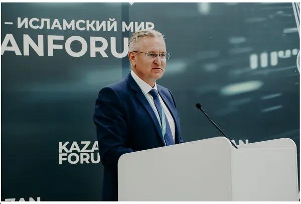Ректор УУНиТ Вадим Захаров принял участие в « KazanForum»