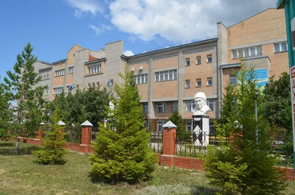 В Сибайском филиале УУНиТ открылся музей скульптора Хайдара Гарипова