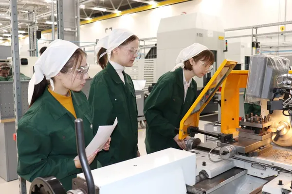 Будущее авиации: Уфимский университет и ОДК-УМПО развивают целевое обучение специалистов