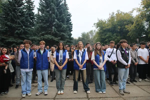 В ИСПО Уфимского университета прошли линейки, посвященные 1 сентября