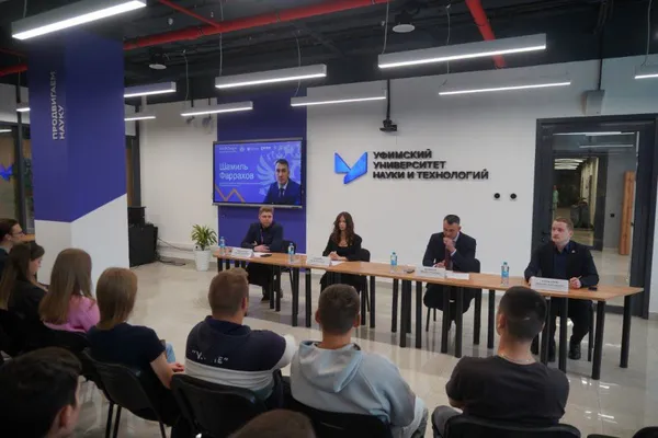 «ГосСтарт.Диалог»: студенты УУНиТ встретились с замминистра природопользования и экологии