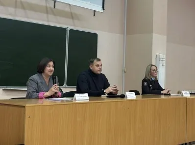 В УУНиТ состоялся разговор о реальных угрозах и последствиях употребления наркотических веществ