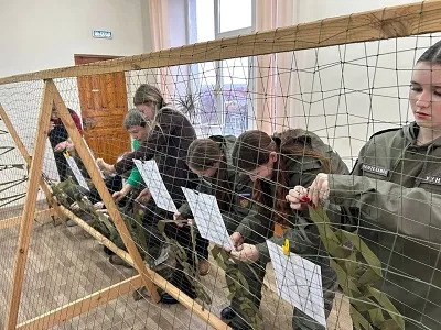 Маскировочные сети и окопные свечи от Нефтекамского филиала УУНиТ – вклад в нашу победу