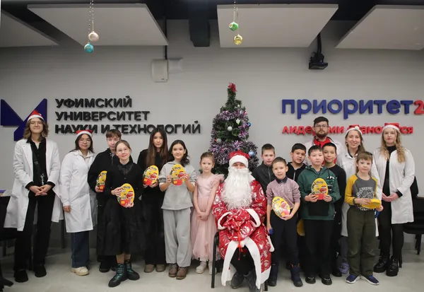 Умный Новый год в УУНиТ: «УМКА» дарит школьникам научное чудо!