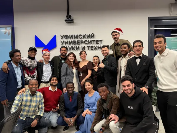 Уфимский филиал АИС и УУНиТ устроили Новогодний квиз для иностранных студентов