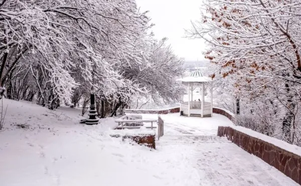 Эксперт УУНиТ раскрывает секреты уникального рисунка снежинок