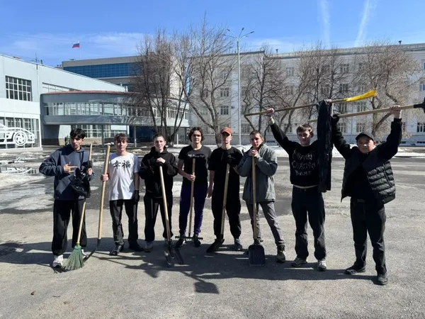 Весне дорогу: в УУНиТ стартуют мероприятия по уборке территории