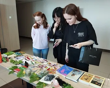 В Институте гуманитарных и социальных наук УУНиТ идет акция «Экодвор»