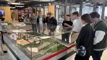 Школьники на каникулах в ИИМРТ погрузились в мир математики, робототехники и ИТ-технологий