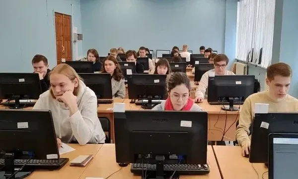 Студенты УУНиТ приняли участие в Федеральном интернет-экзамене для выпускников бакалавриата