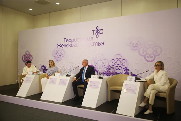 Ректор УУНиТ выступил о будущем профессий на форуме «Территория женского счастья»