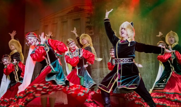 Ансамбль народного танца «Айтуган» стал лучшим студенческим танцевальным коллективом России