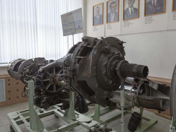 Известный авиационный эксперт посетил музей УГАТУ