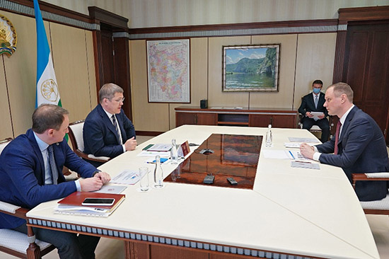 Встреча ректора Сергея Новикова с Главой республики Радием Хабировым