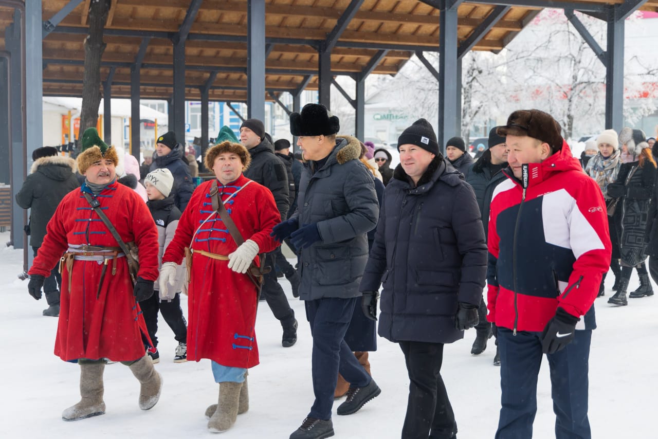 УУНиТ | «Бирские стрельцы» Уфимского университета на Рождество открыли  гастрономический фестиваль