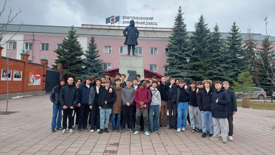 Студенты первого курса посетили Благовещенский арматурный завод в рамках курса «Карьера: планирование и управление»