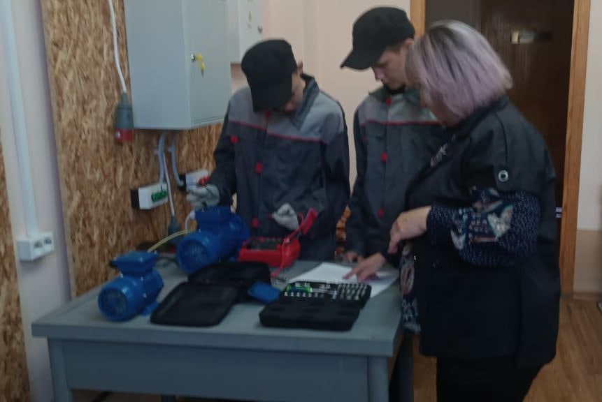 "Билет в будущее - 2025": «Примеряем»профессию "Инженер-электрик"!