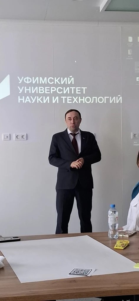 Насыщенный получился пятничный день, 24 апреля.
