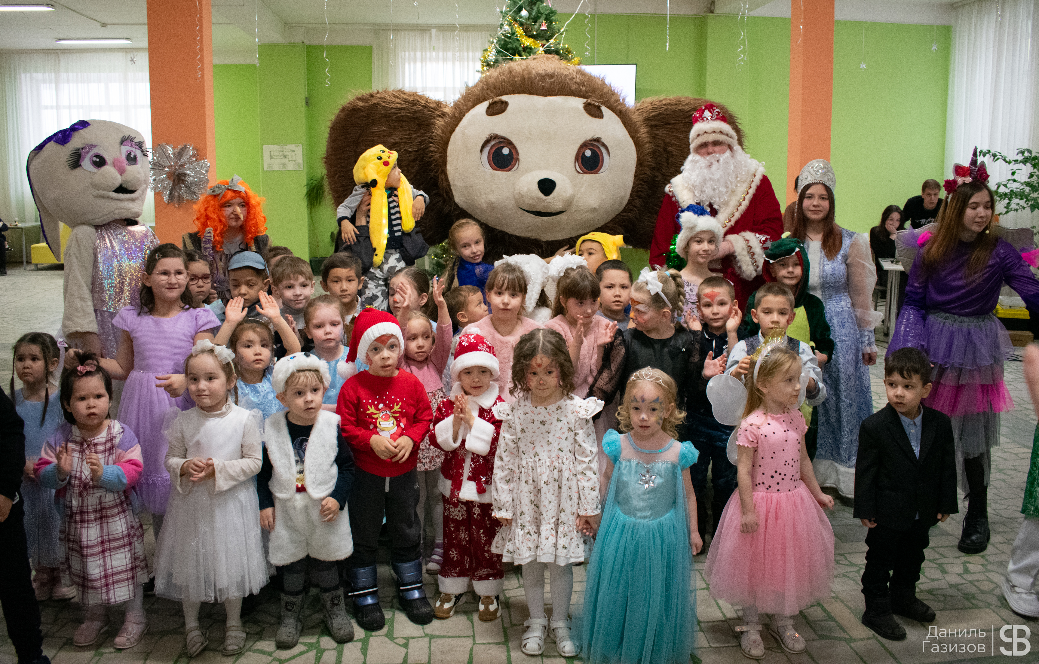 Волшебство и новогоднее настроение подарил детский утренник