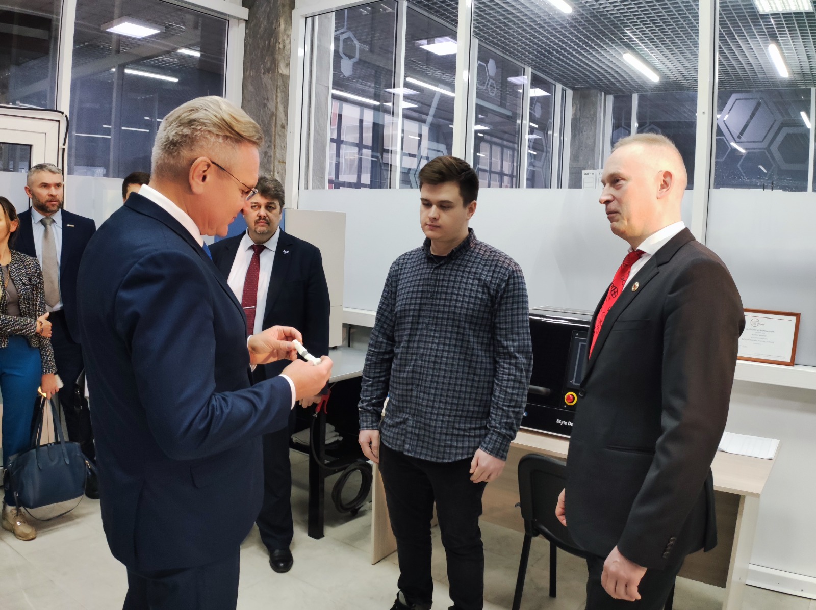 В Уфимском университете открылась лаборатория прототипирования и 3D-печати металлических изделий биомедицинского назначения